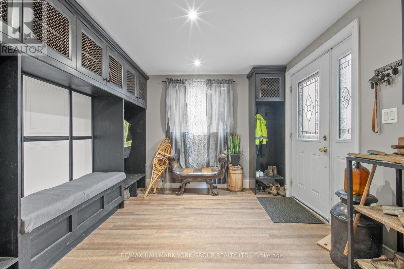 Property at 24115 THORAH PARK BOULEVARD image 3