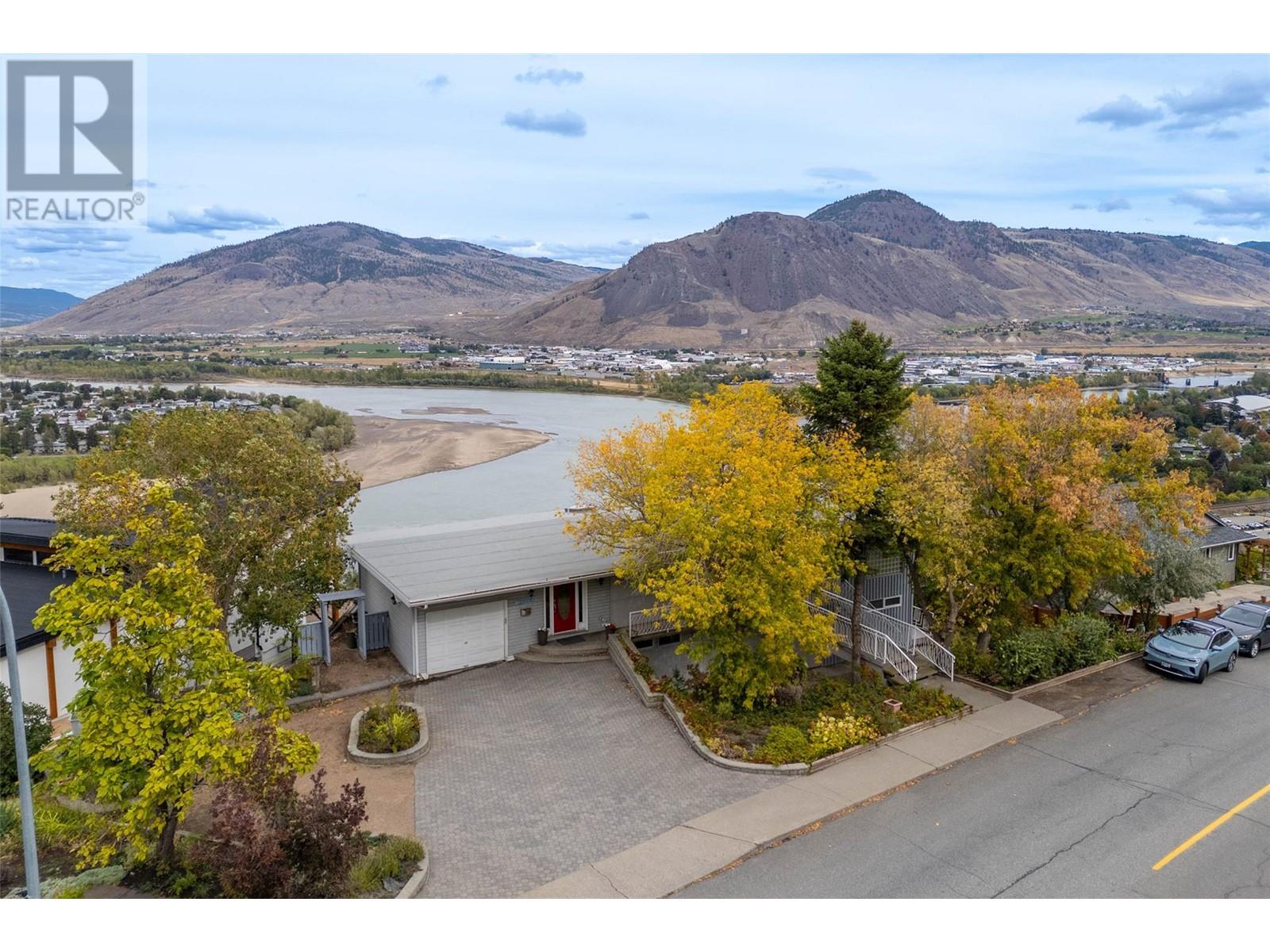 402 Strathcona Terrace, Kamloops, British Columbia  V2C 1B9 - Photo 2 - 10345647