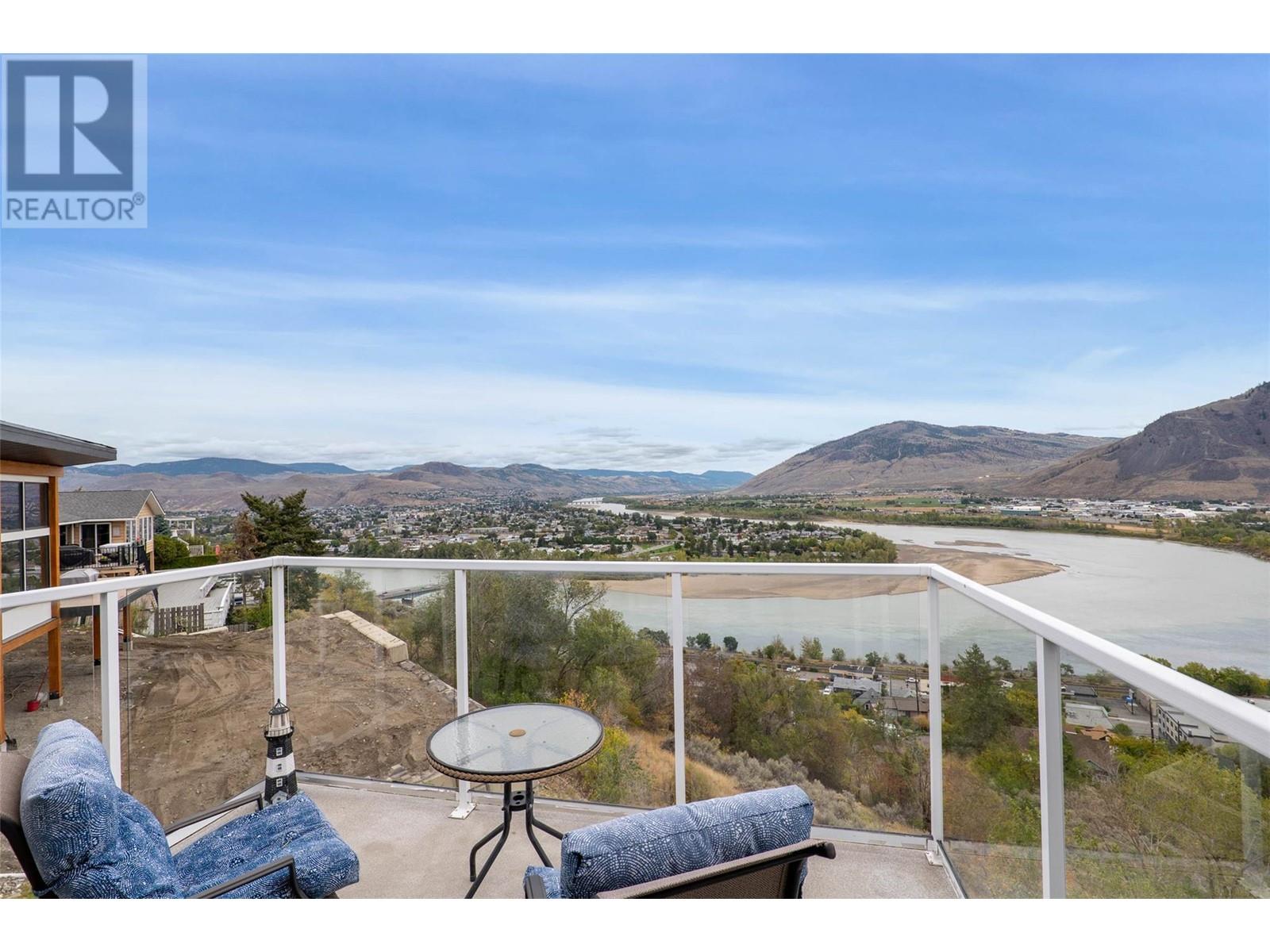 Property at 402 Strathcona Terrace image 3