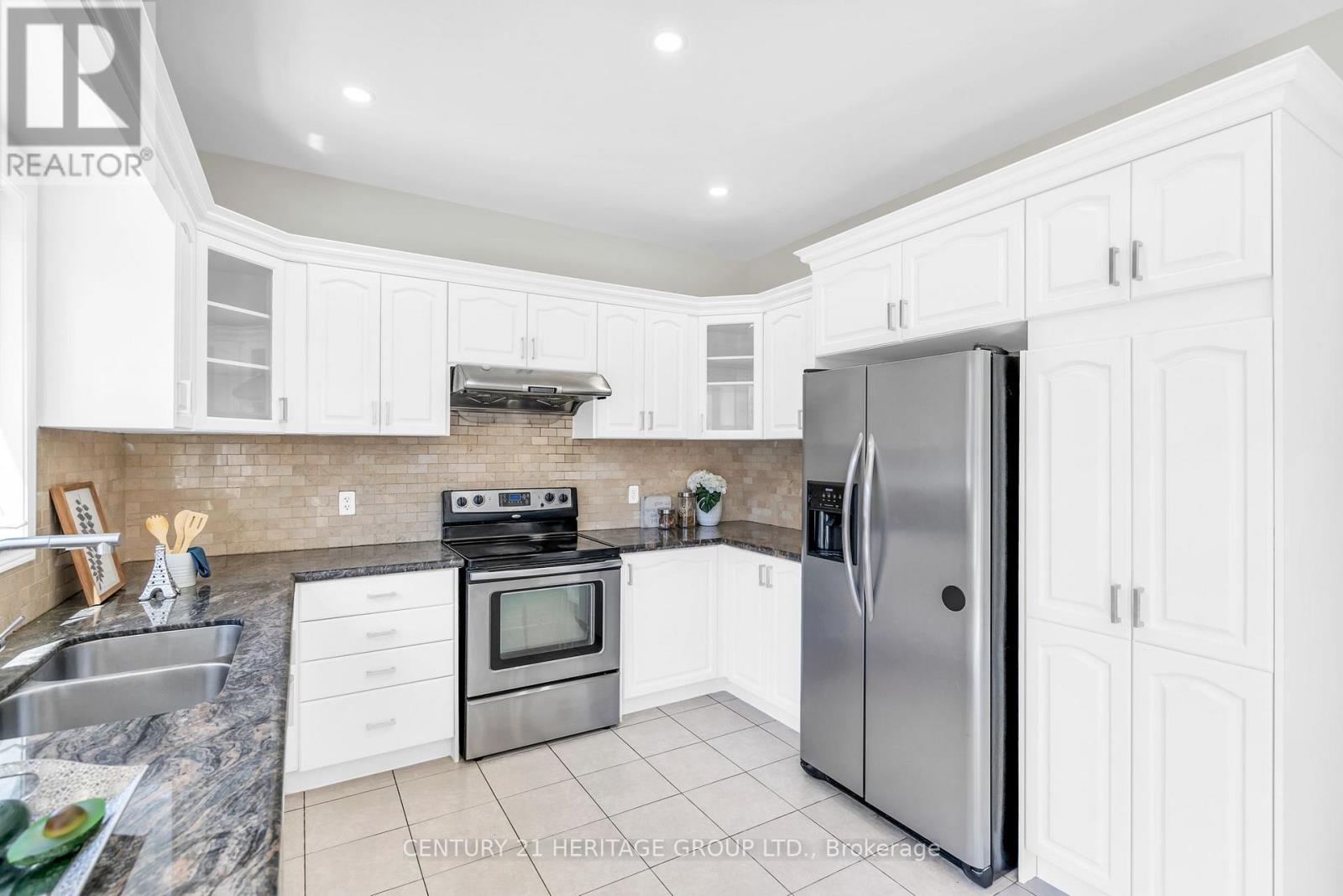 406 Mavrinac Boulevard, Aurora, Ontario  L4G 0J8 - Photo 10 - N12112921