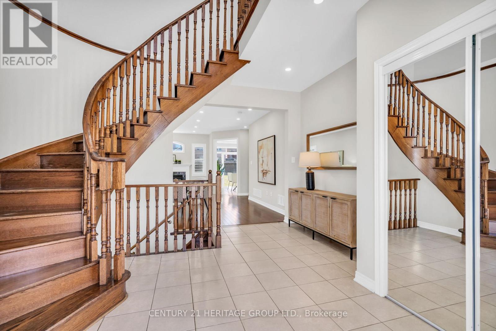 Property at 406 MAVRINAC BOULEVARD image 2