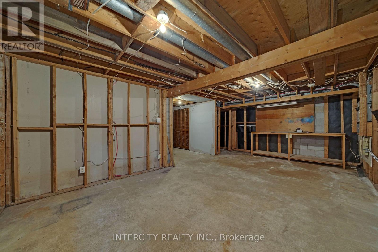 19 Patricia Drive, King, Ontario  L7B 1H5 - Photo 29 - N12112945