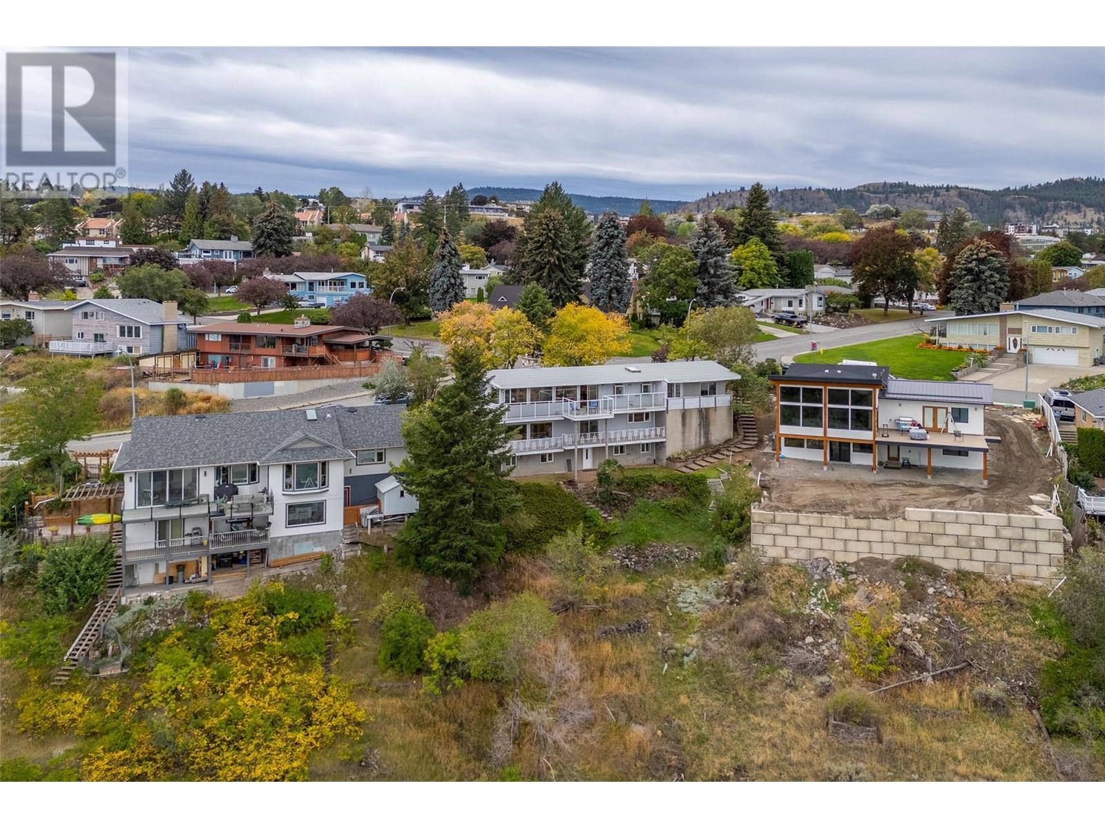 402 Strathcona Terrace, Kamloops, British Columbia  V2C 1B9 - Photo 3 - 10345647
