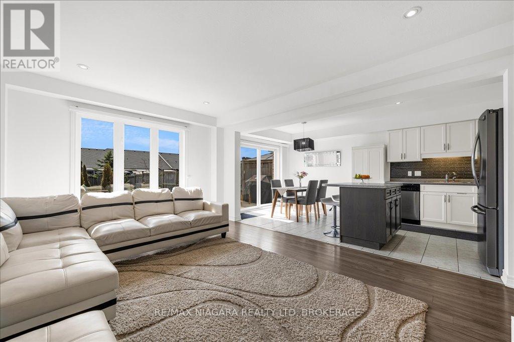 Property at 187 CARDINAL CRESCENT image 4
