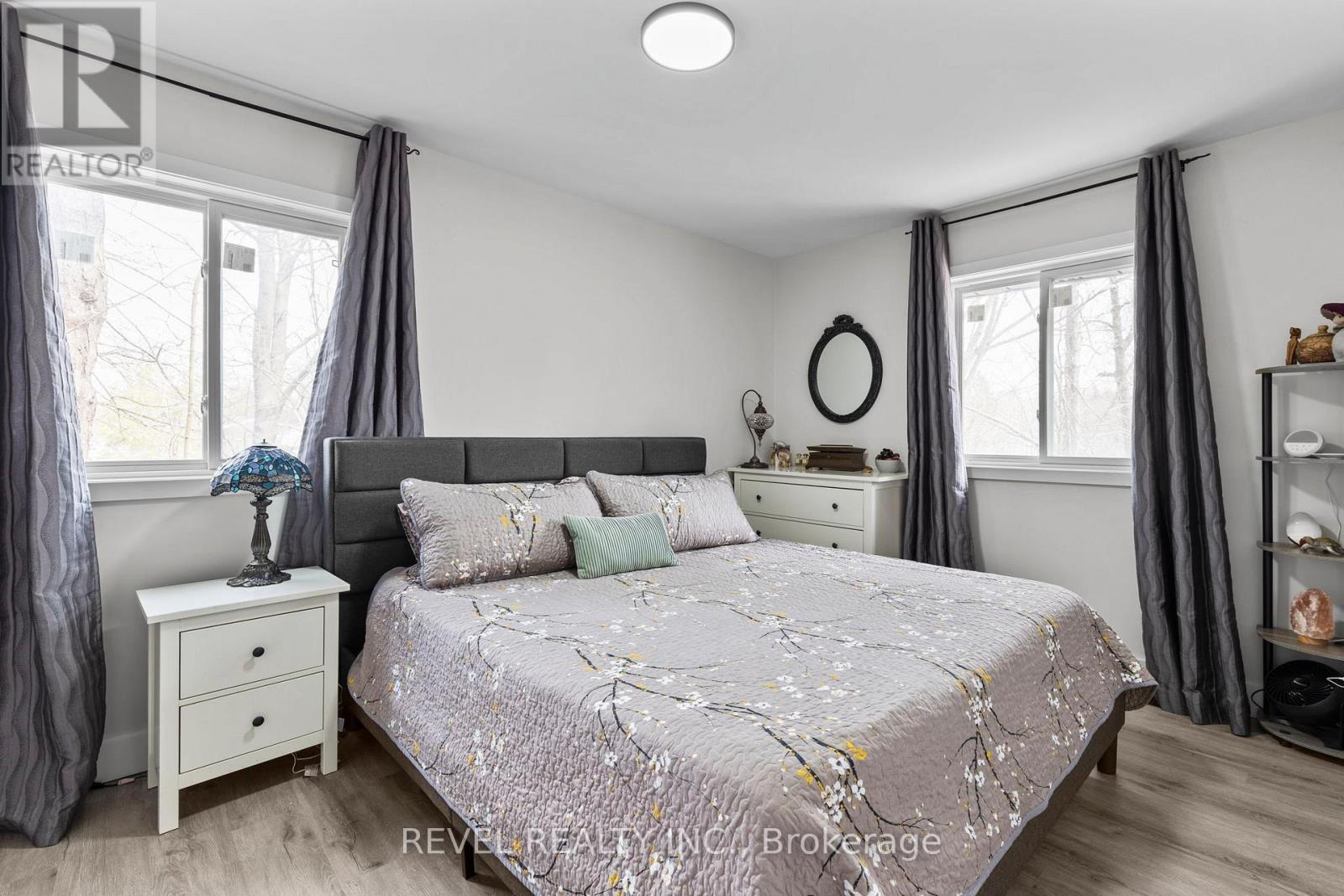 99 Wellington Street E, Barrie, Ontario  L4M 2C6 - Photo 16 - S12112856