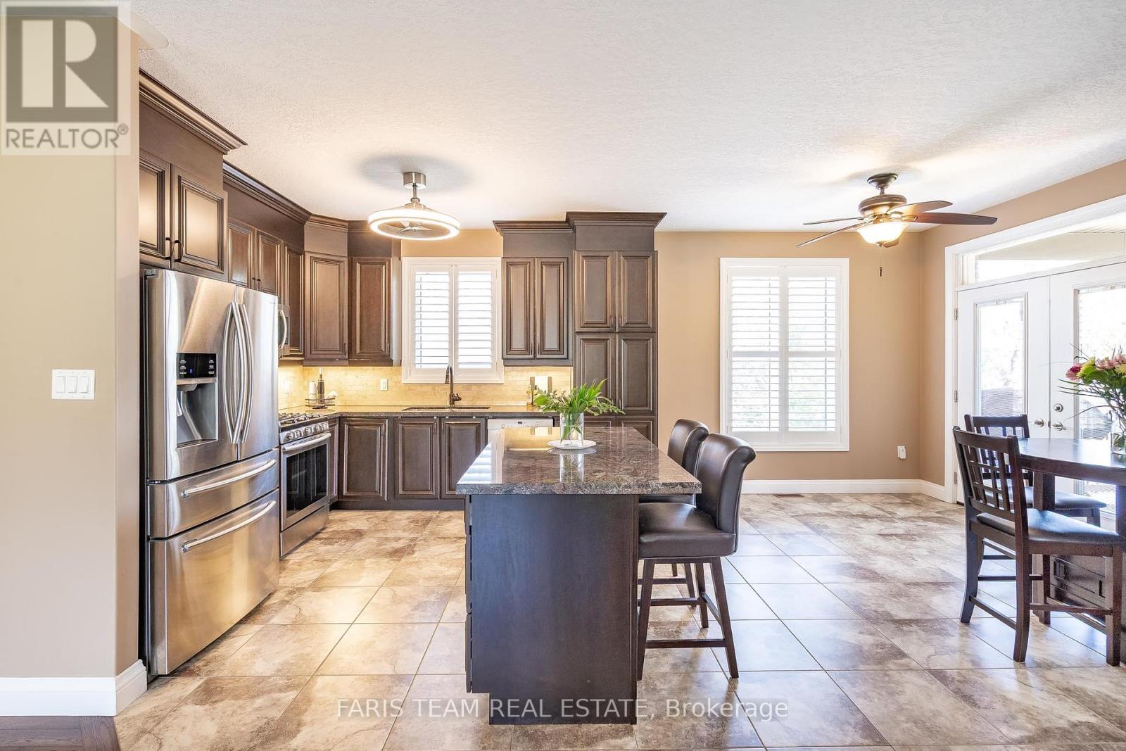Property at 3375 LINE 6 N image 3
