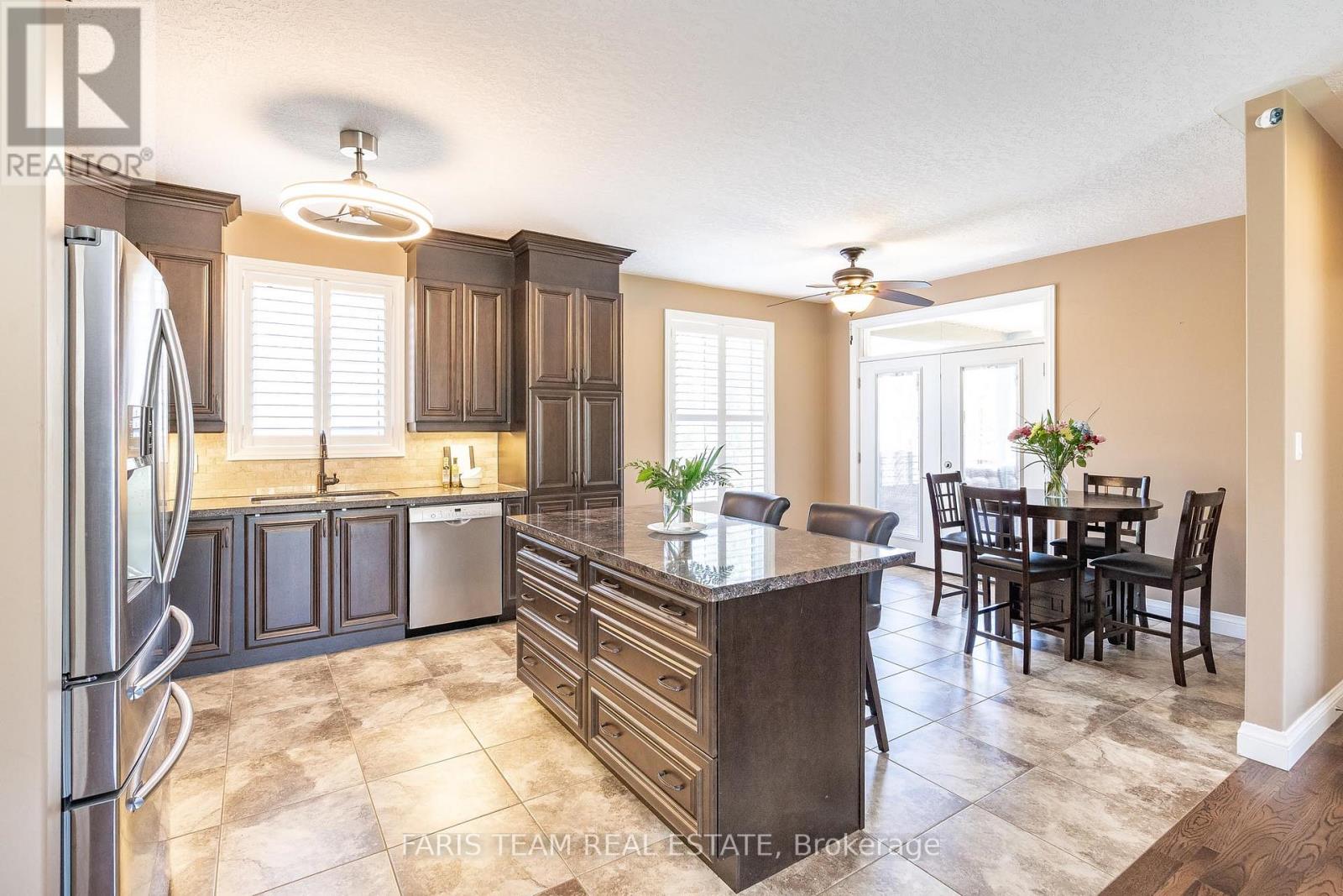 Property at 3375 LINE 6 N image 4