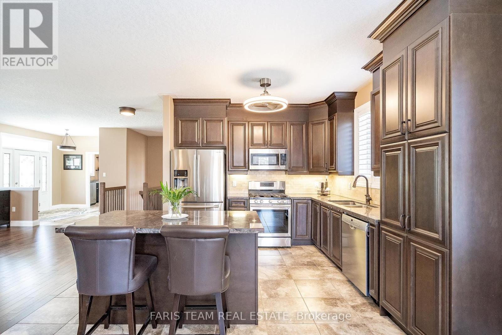 Property at 3375 LINE 6 N image 5