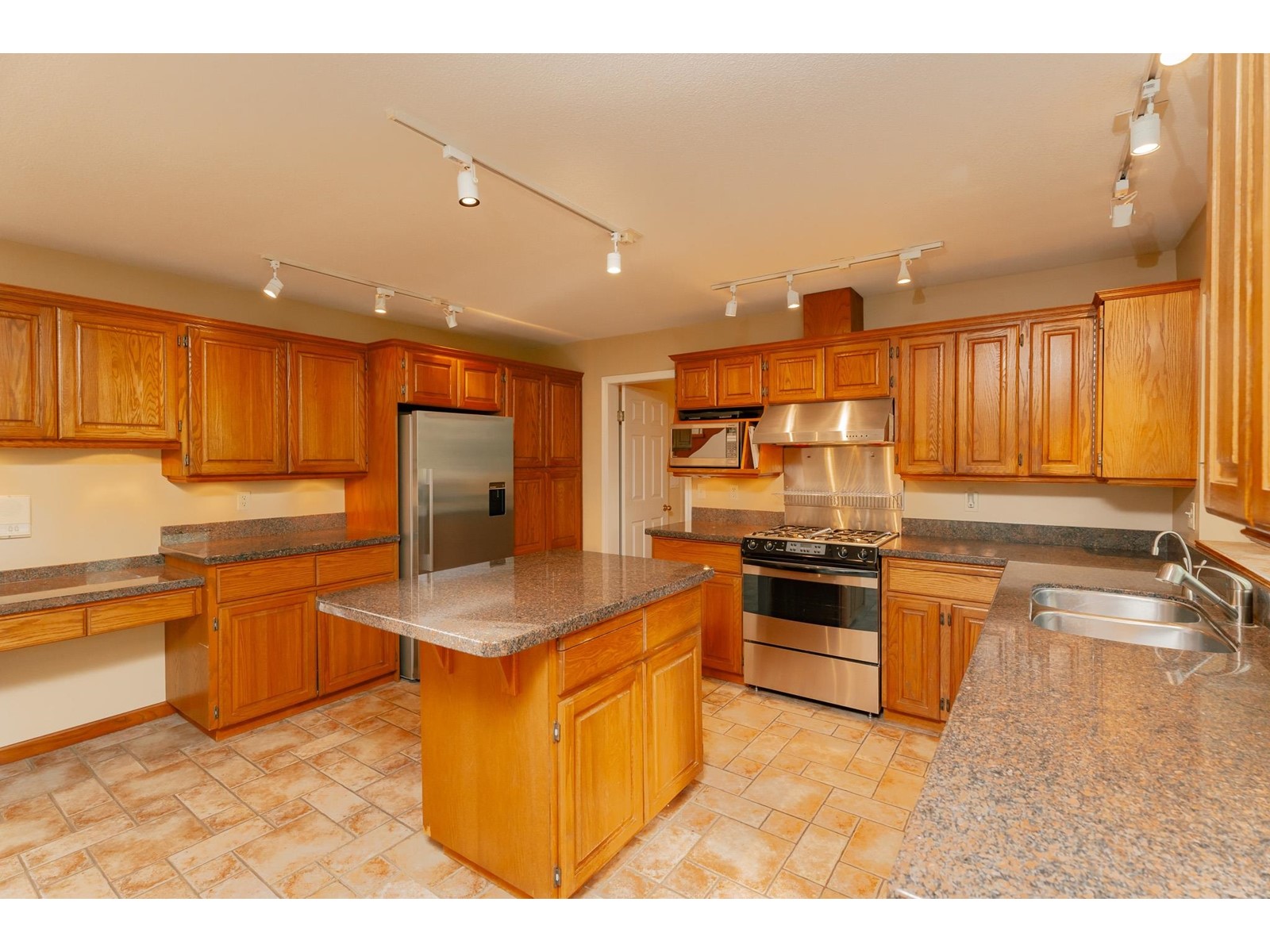 5070 242 Drive, Langley, British Columbia  V2Z 2M9 - Photo 16 - R2996147
