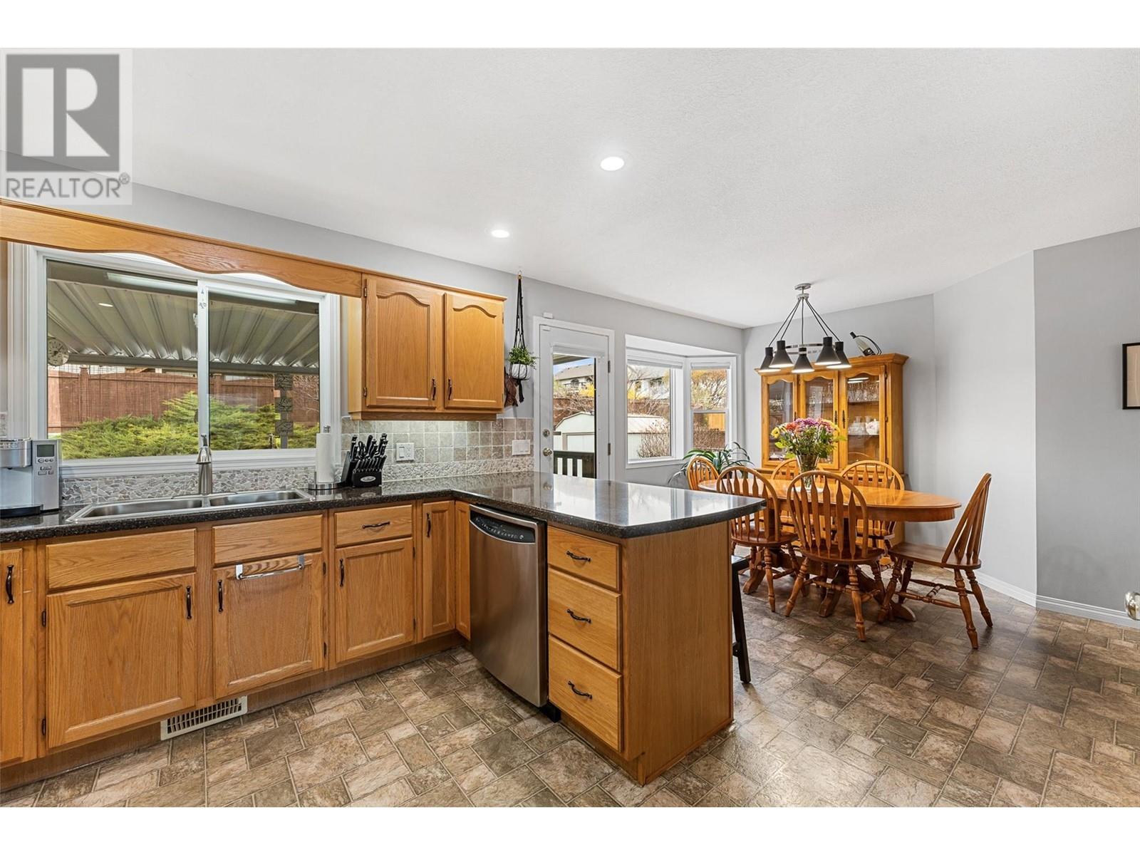 5805 Richfield Drive, Vernon, British Columbia  V1H 1A7 - Photo 9 - 10342912
