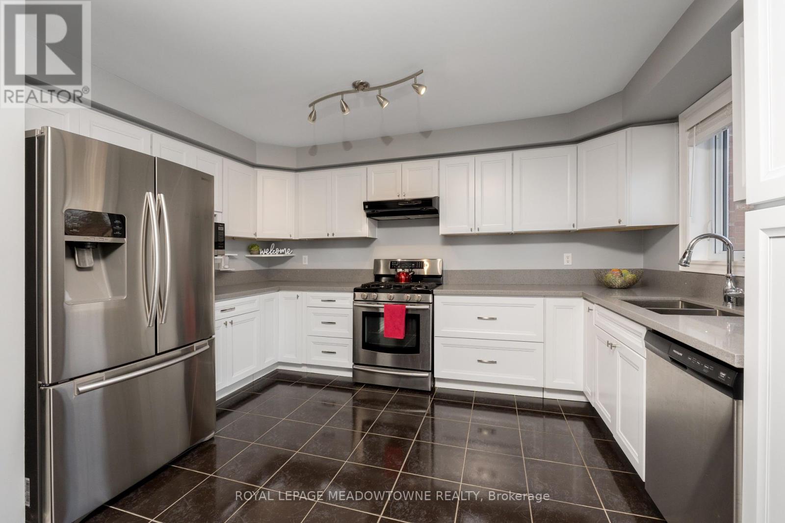 110 Mowat Crescent, Halton Hills, Ontario  L7G 6C8 - Photo 13 - W12112805