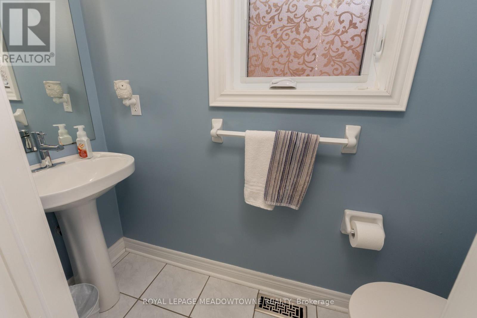 110 Mowat Crescent, Halton Hills, Ontario  L7G 6C8 - Photo 20 - W12112805