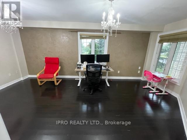 Upper - 3194 World Series Court, Mississauga, Ontario  L5N 7N8 - Photo 5 - W12112808