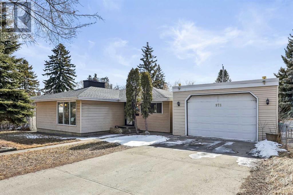 Property at 975 Northmount Drive NW image 1