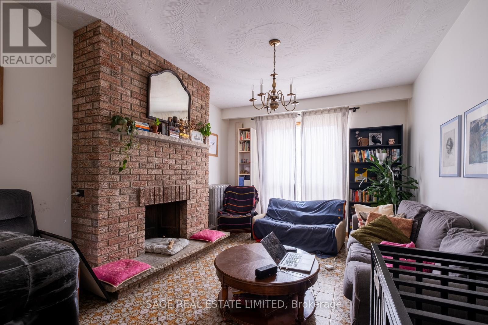 Property at 112 BEATRICE STREET image 5