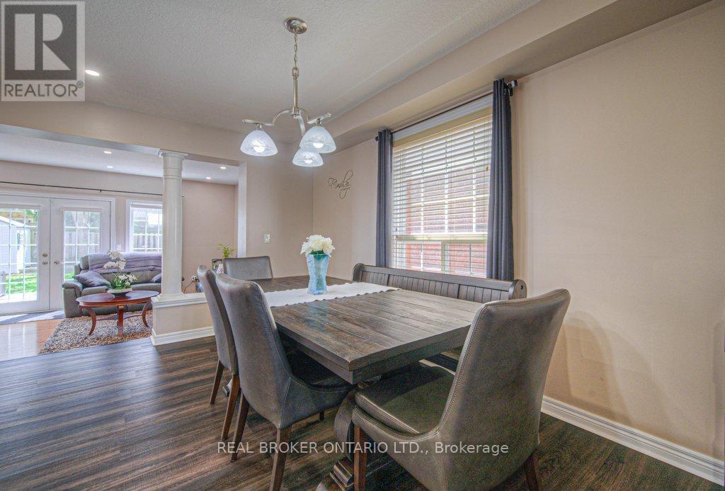 47 Olivewood Way, Cambridge, Ontario  N3C 4P1 - Photo 5 - X12112911