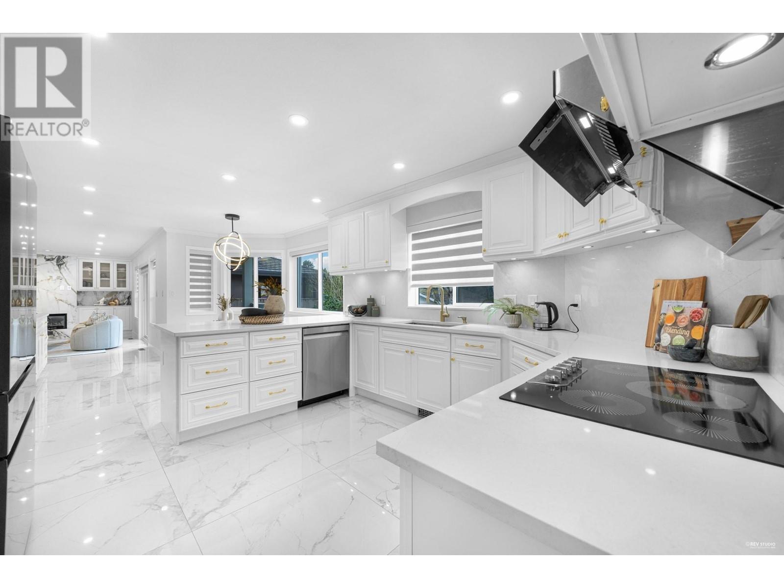 Listing Picture 16 of 39 : 9791 NO. 4 ROAD, Richmond / 烈治文 - 魯藝地產 Yvonne Lu Group - MLS Medallion Club Member