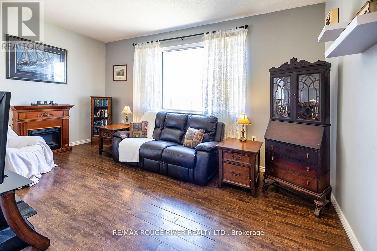 1367 Everglades Drive, Oshawa, Ontario L1K 1J7 - Photo 8 - E12113086