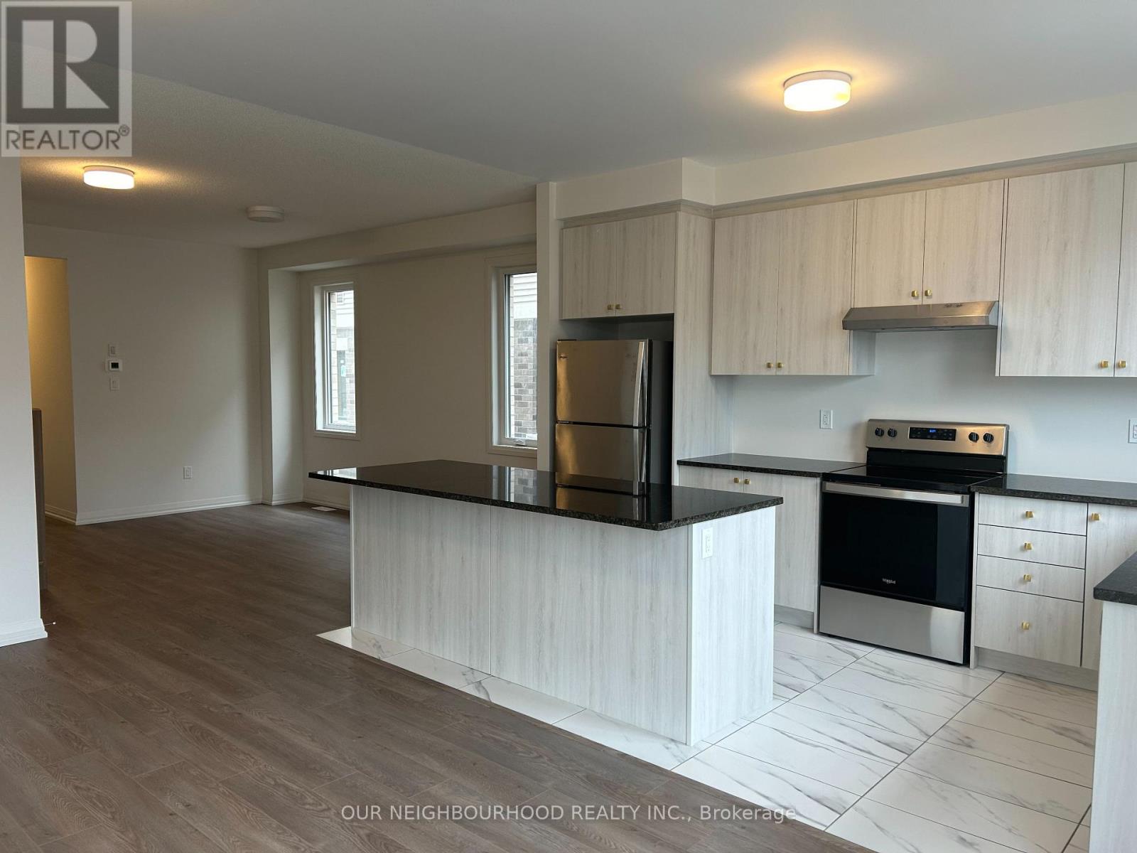 528 Worden Street, Cobourg, Ontario  K9A 4J5 - Photo 3 - X12113038