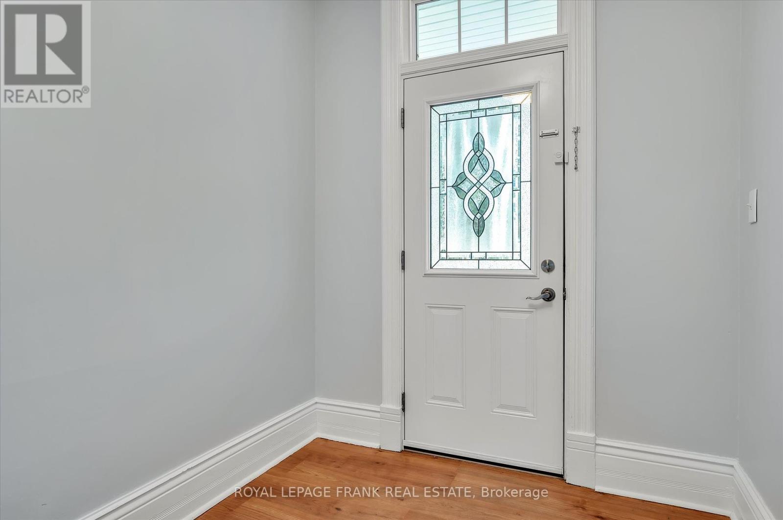 505 Chamberlain Street, Peterborough Central, Ontario  K9J 4L3 - Photo 5 - X12113060