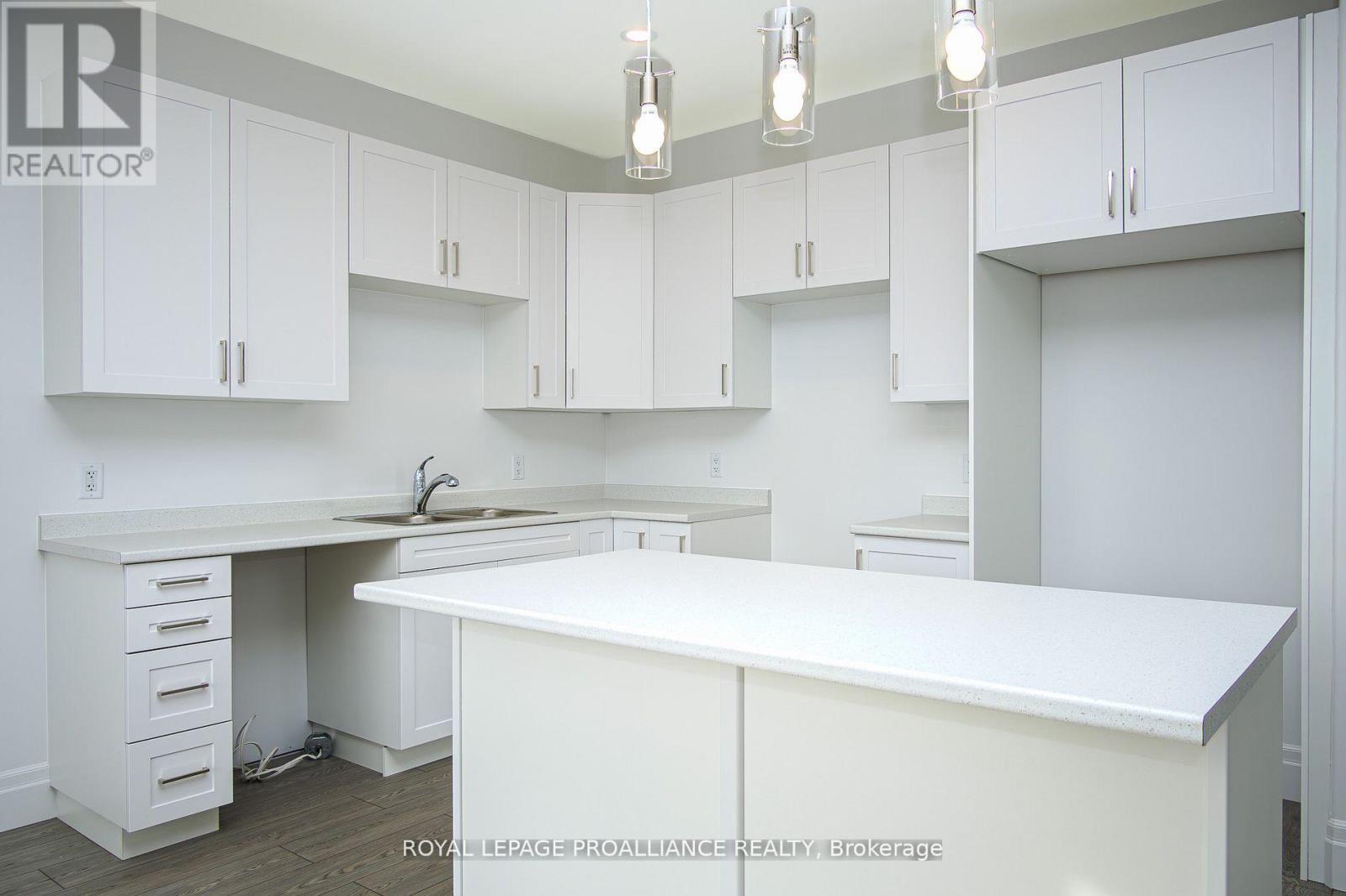 13 Markland Avenue, Prince Edward County, Ontario  K0K 2T0 - Photo 16 - X12113097