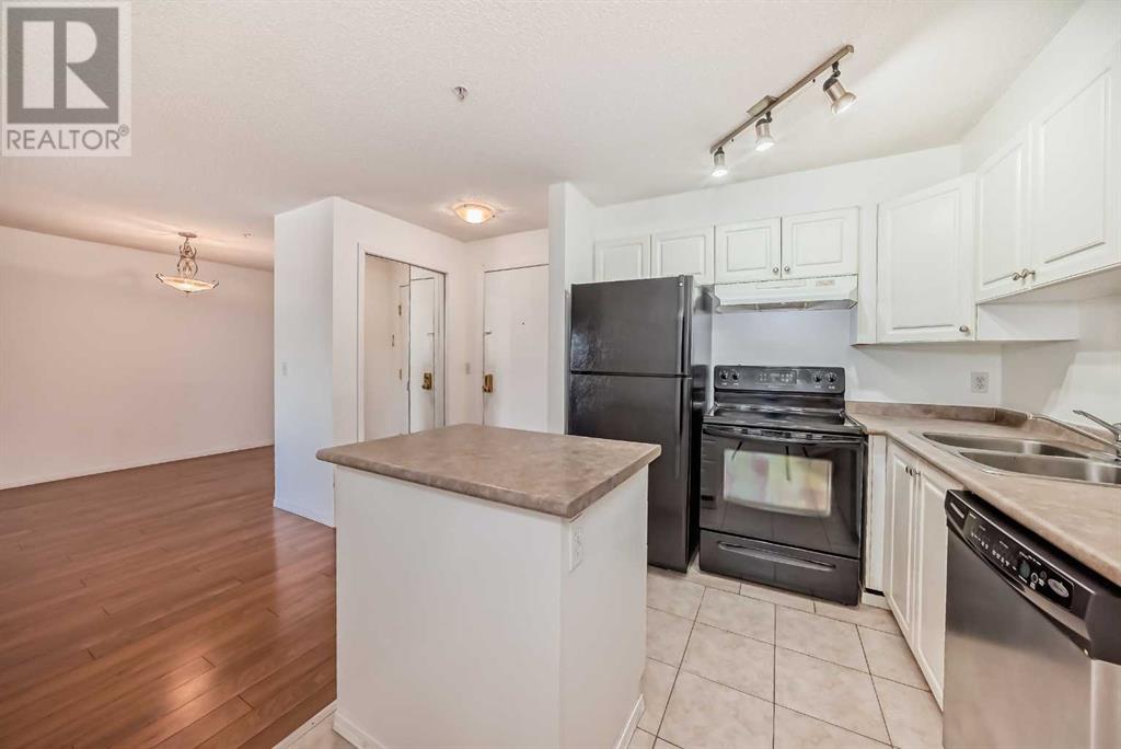 Property at 217, 4000 Somervale Court SW image 3