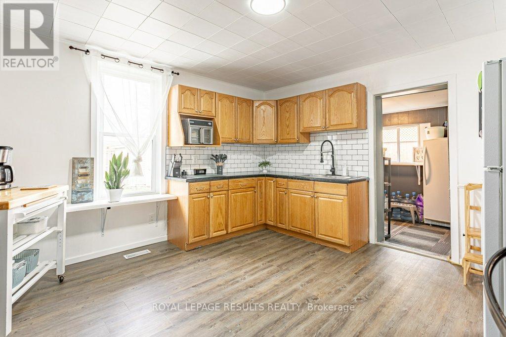 Photo 13 of 27 for 116 Hughes Street