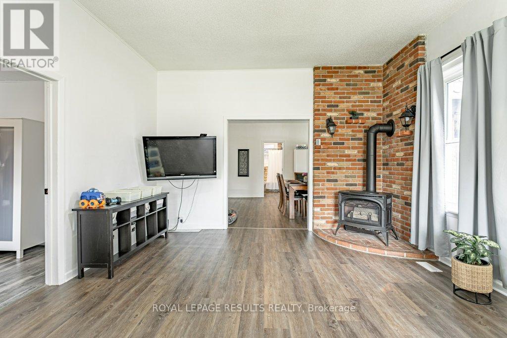 Photo 5 of 27 for 116 Hughes Street
