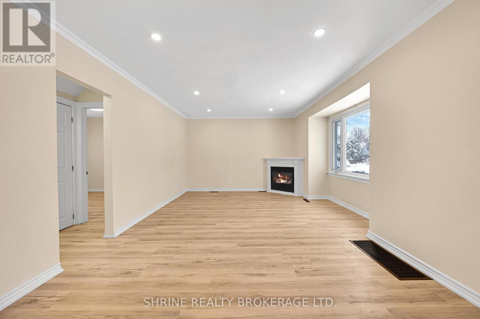 Photo 9 of 49 for 372 Flanders Row E