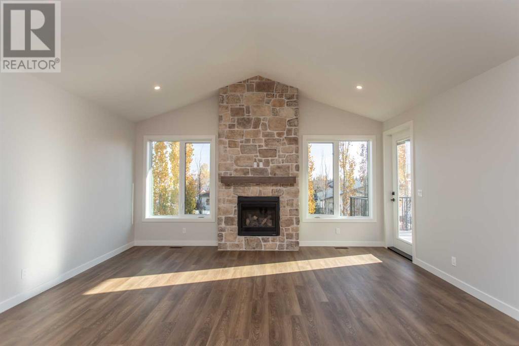 Property at 102, 5300 60 Street image 4