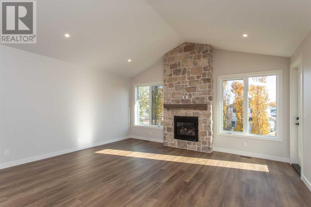 Property at 102, 5300 60 Street image 3