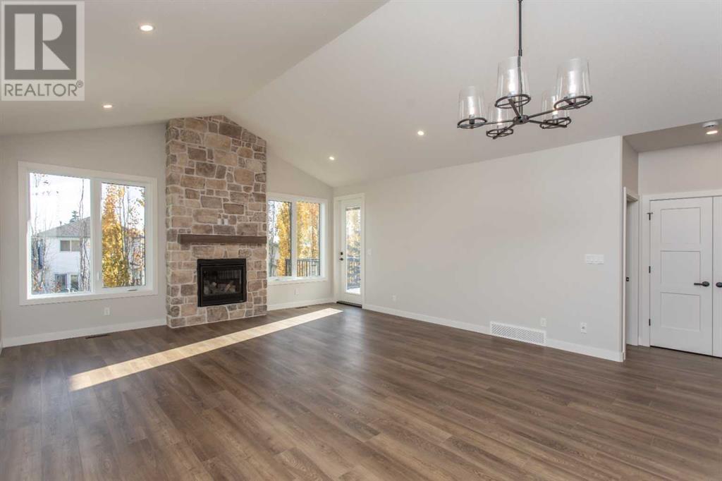 Property at 102, 5300 60 Street image 5