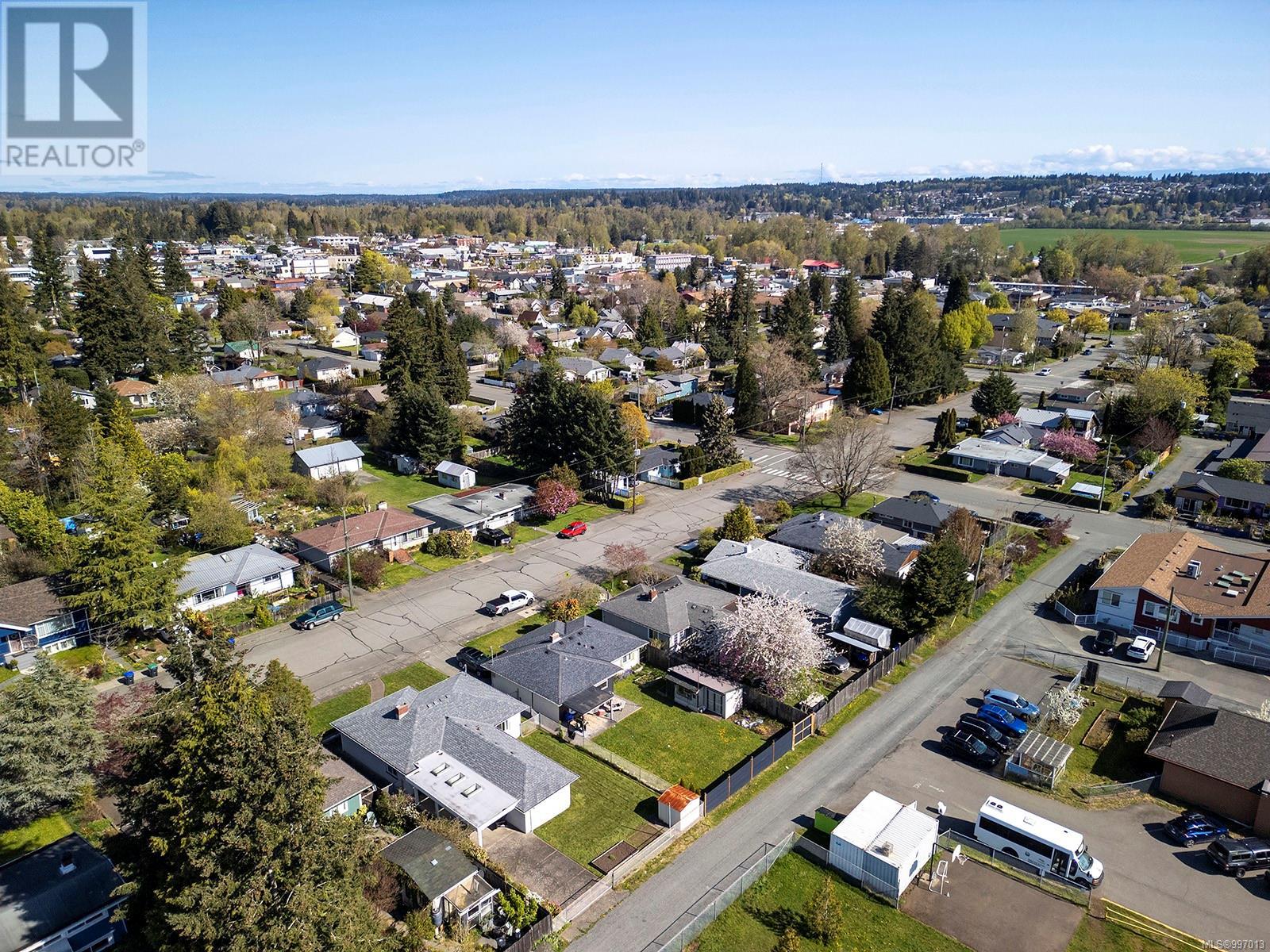 668 14th St, Courtenay, British Columbia  V9N 1W6 - Photo 34 - 997013