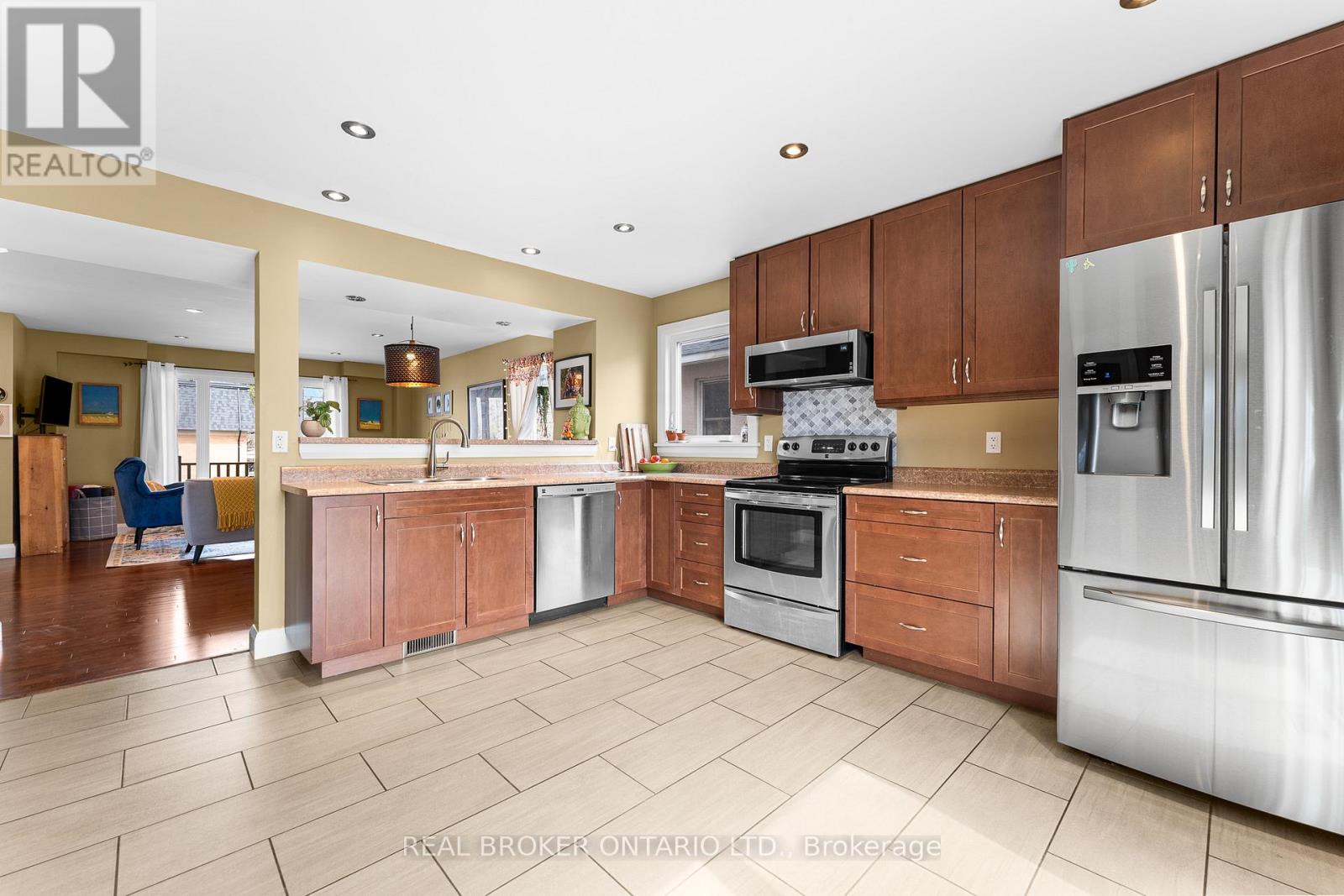 124 Arthur Street, Carleton Place, Ontario  K7C 1C3 - Photo 12 - X12113045