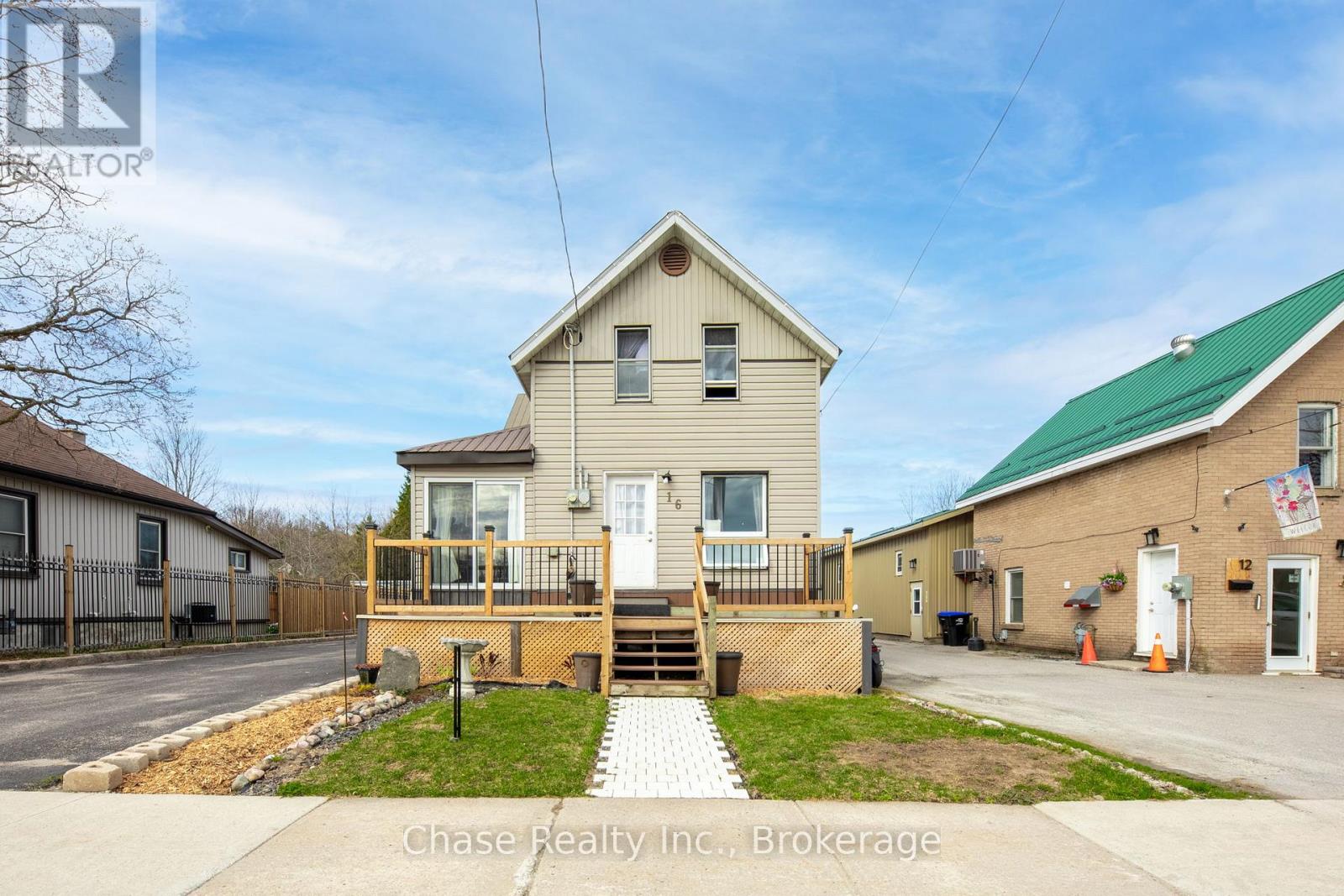 16 Fifth Street W, Midland, Ontario  L4R 3V2 - Photo 1 - S12113095