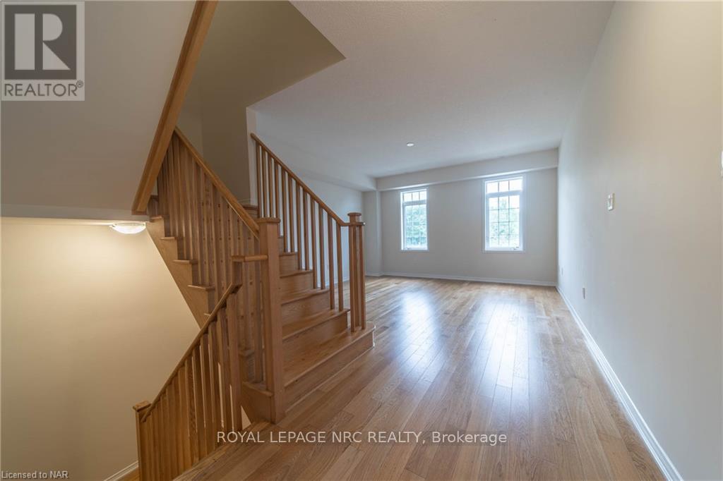 33 - 8317 Mulberry Drive, Niagara Falls, Ontario  L2H 3S9 - Photo 8 - X12113008