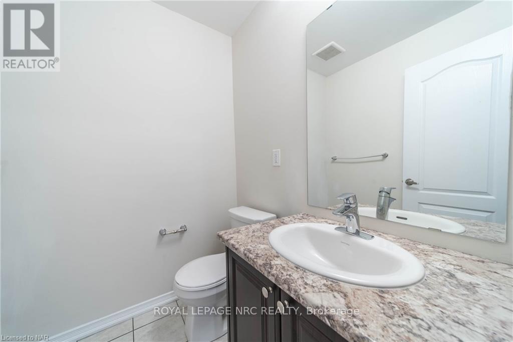 33 - 8317 Mulberry Drive, Niagara Falls, Ontario  L2H 3S9 - Photo 9 - X12113008