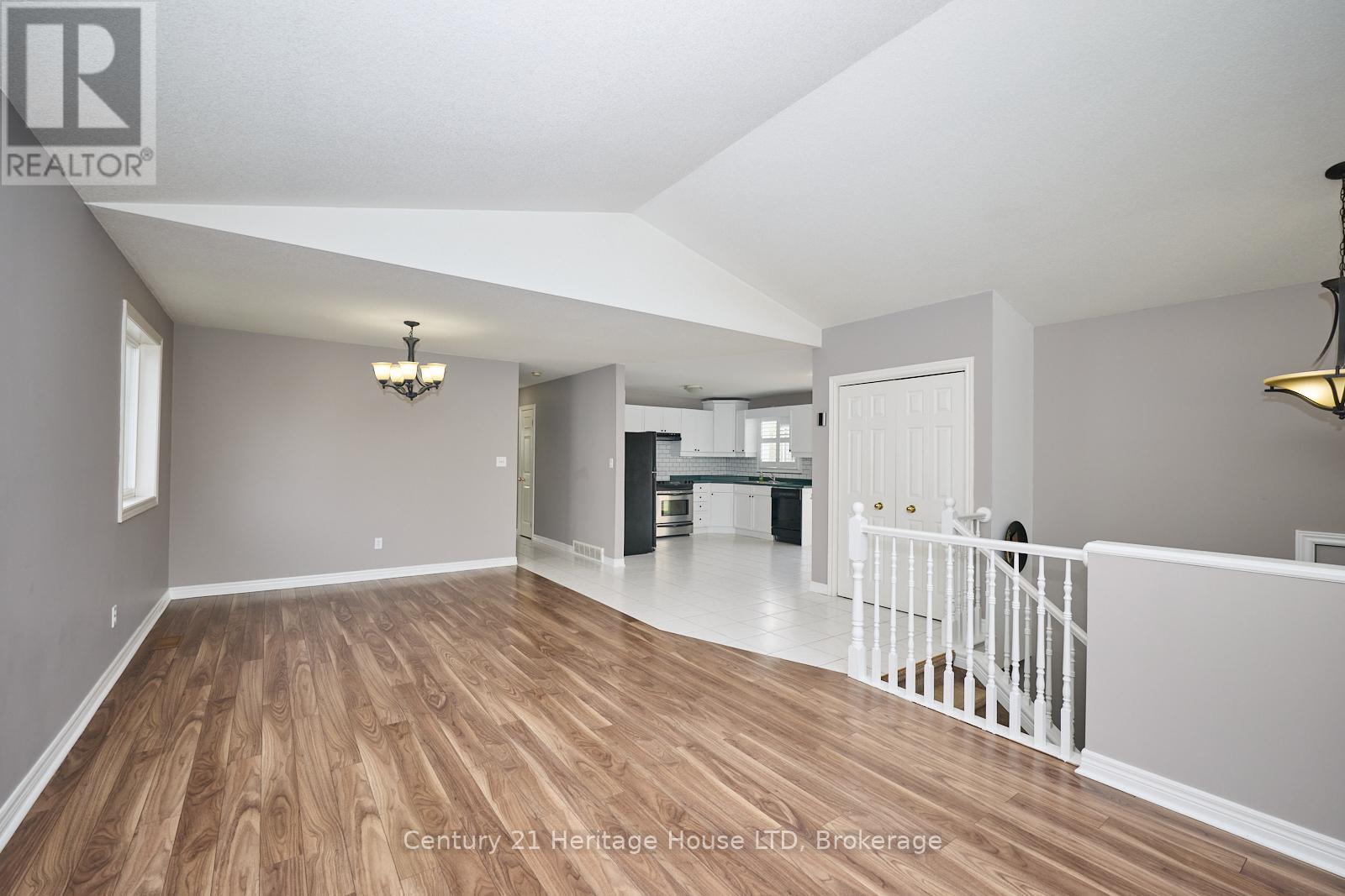 918 Concession Road, Fort Erie, Ontario  L2A 6B8 - Photo 9 - X12113077