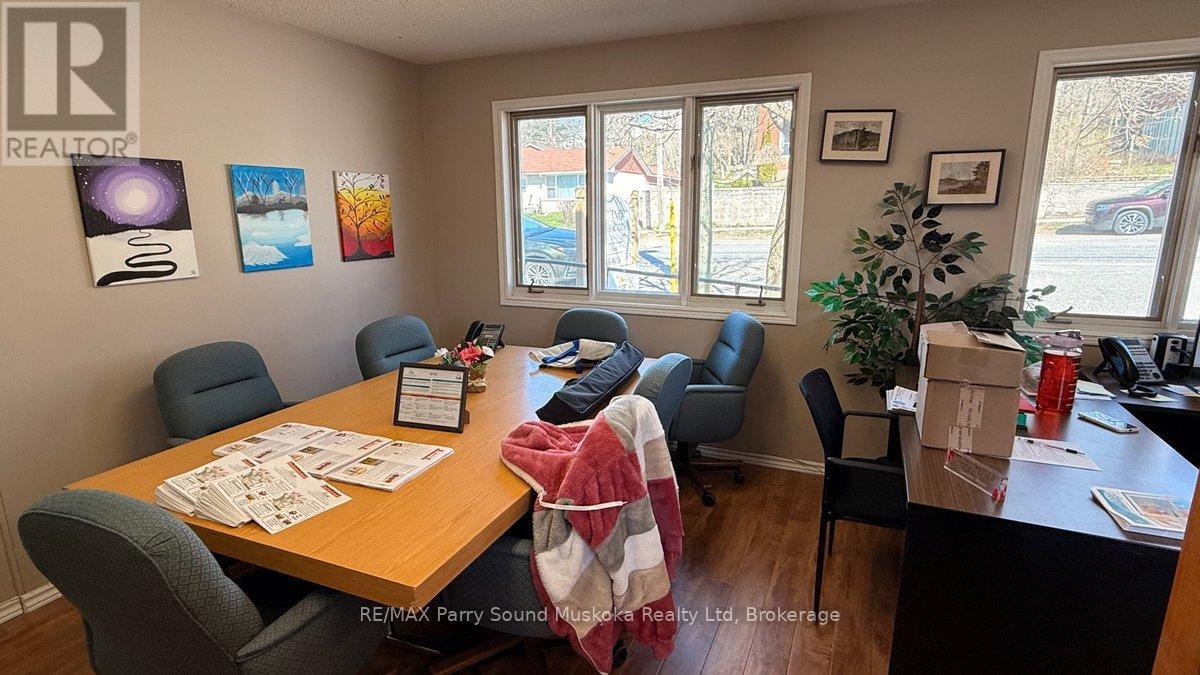 21 William Street, Parry Sound, Ontario  P2A 1V2 - Photo 2 - X12112975