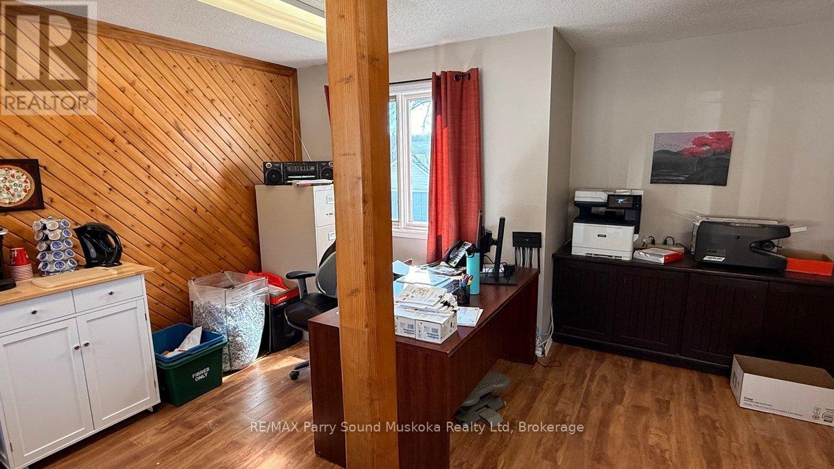21 William Street, Parry Sound, Ontario  P2A 1V2 - Photo 3 - X12112975