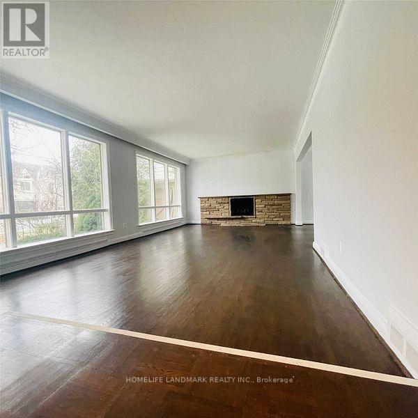 92 Owen Boulevard, Toronto, Ontario  M2P 1G3 - Photo 4 - C12113062