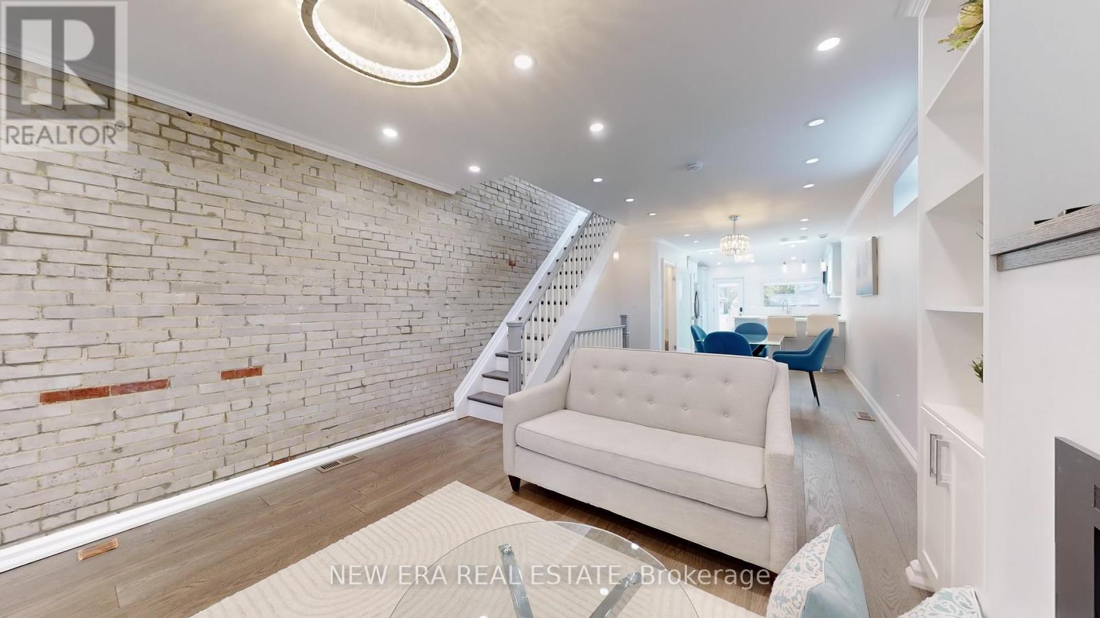 34 Kimbourne Avenue, Toronto, Ontario  M4J 4J2 - Photo 6 - E12113037