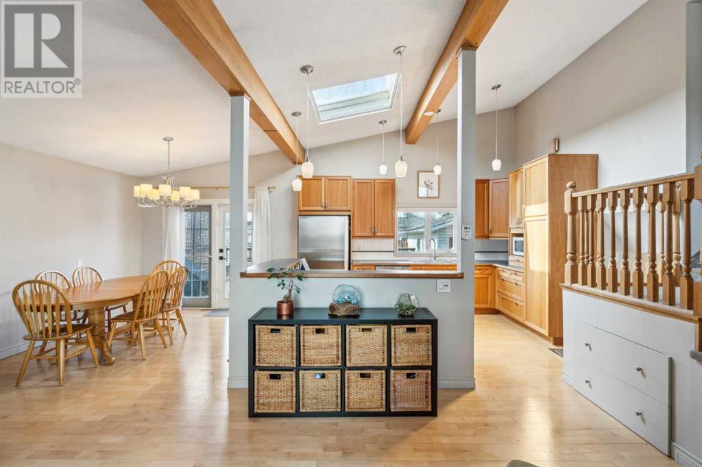 Property at 47 Selkirk Drive SW image 4