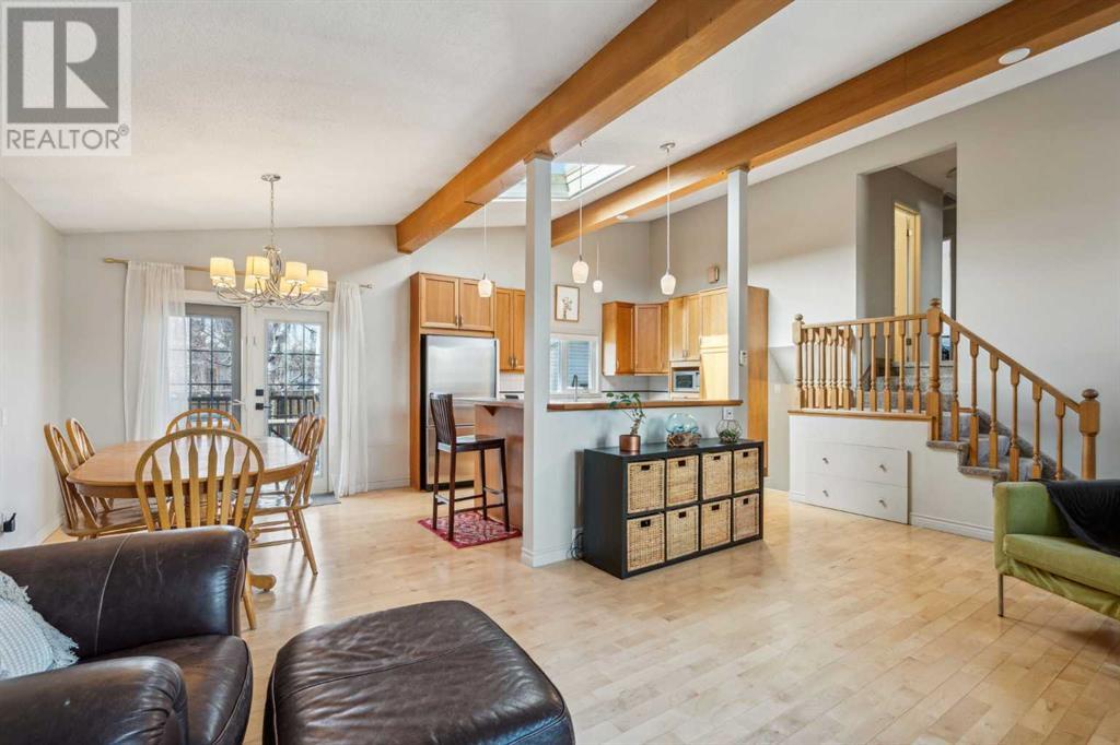 Property at 47 Selkirk Drive SW image 2