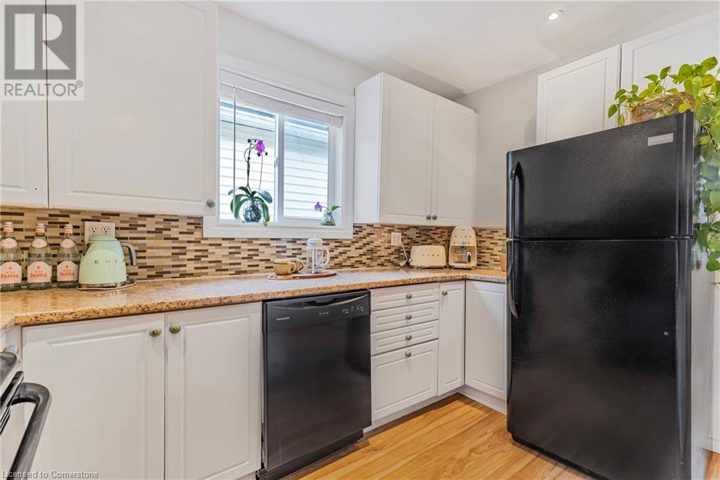 37 East 23rd Street, Hamilton, Ontario  L8V 2W5 - Photo 10 - 40722686