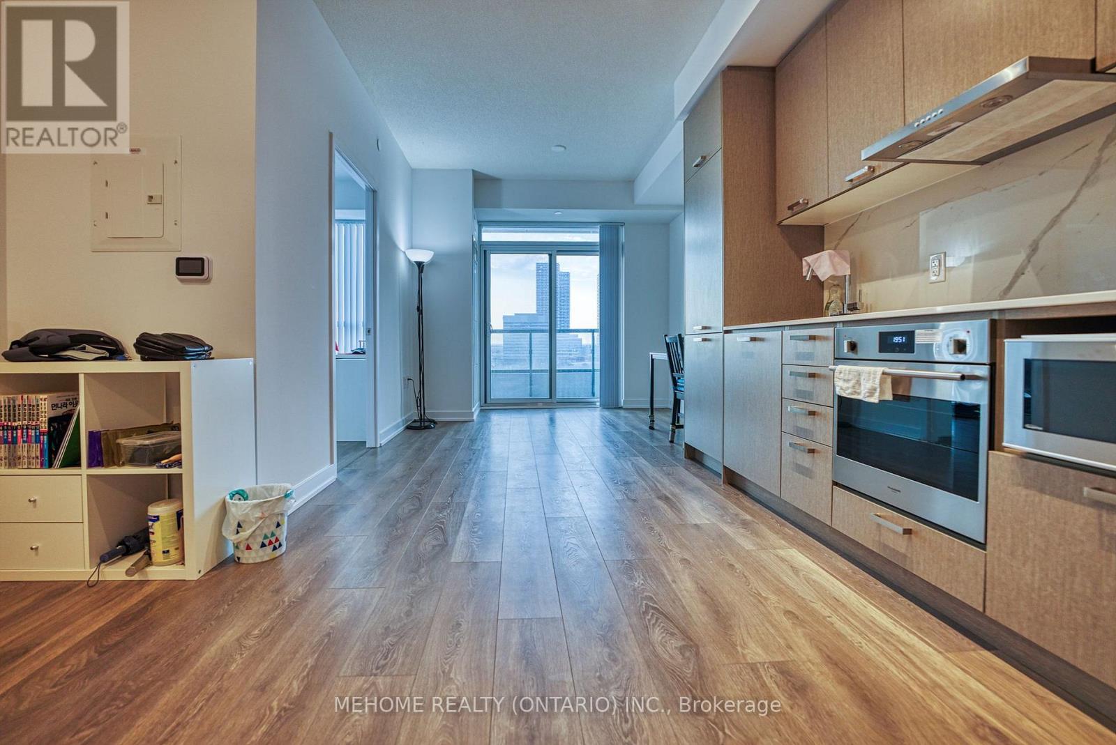 1021 - 38 Honeycrisp Crescent, Vaughan, Ontario  L4K 0M8 - Photo 6 - N12112970
