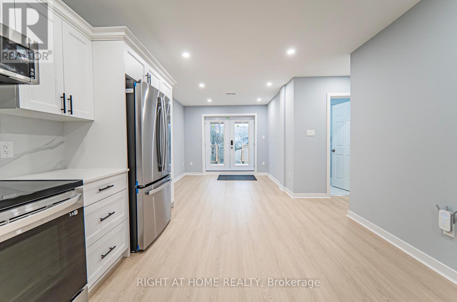 Main Floor - 250 Beechy Drive, Richmond Hill, Ontario  L4C 2X7 - Photo 6 - N12112997