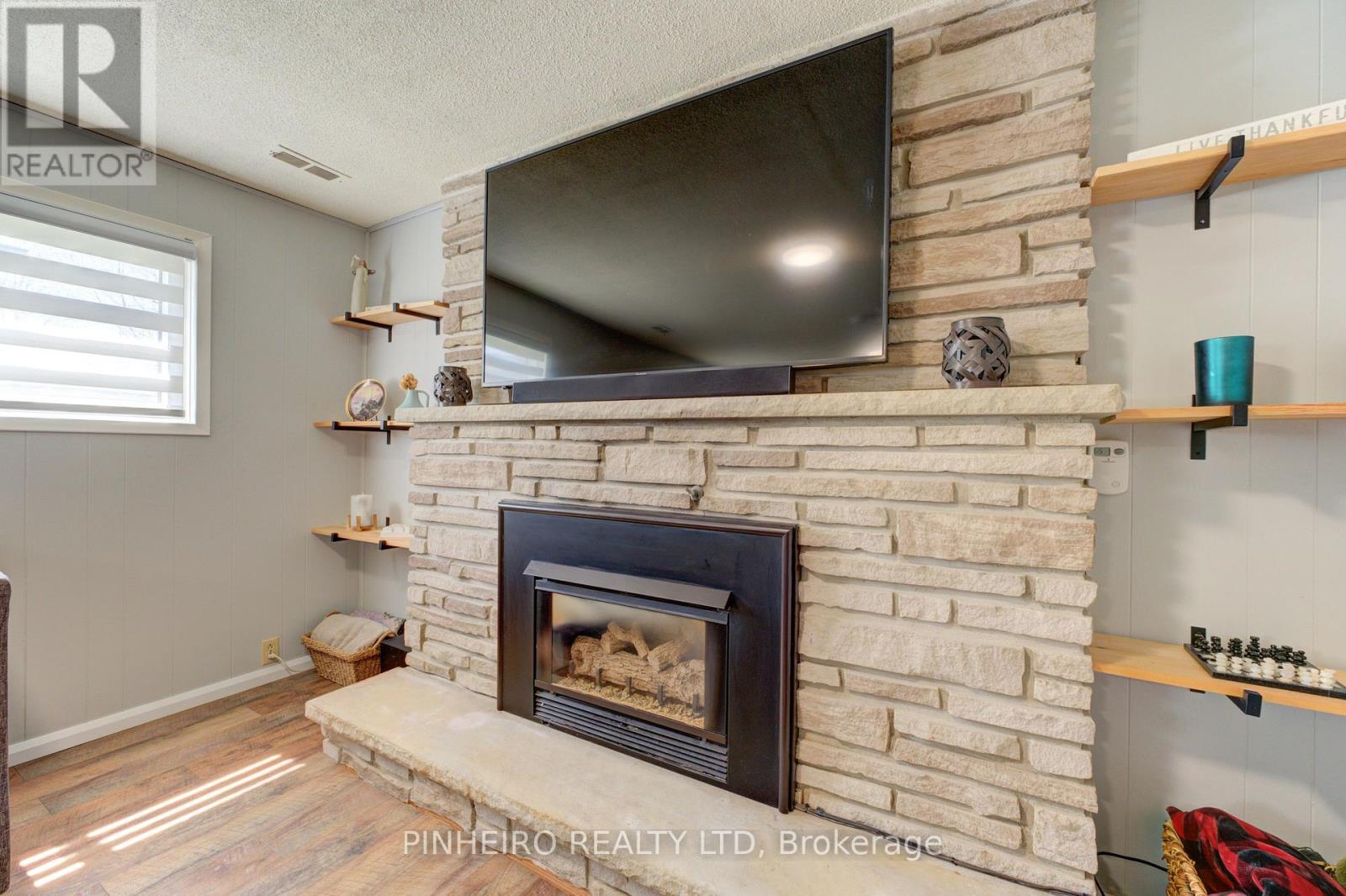 7 Mclarty Drive, St. Thomas, Ontario  N5R 5J7 - Photo 3 - X12083452