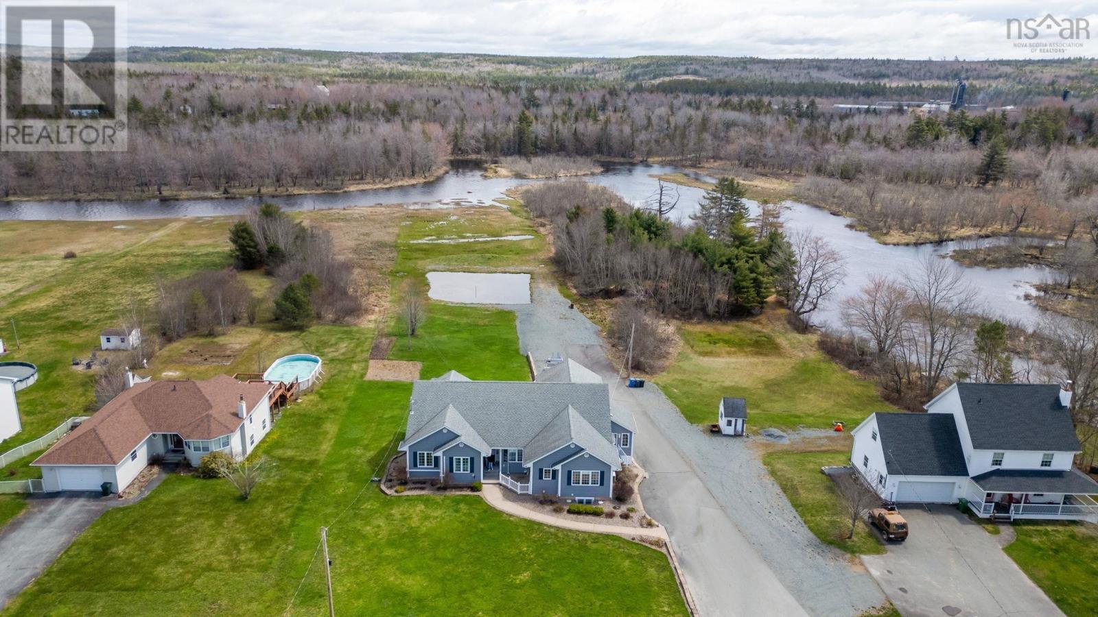 111 Highway 2, Enfield, Nova Scotia  B2T 1C8 - Photo 2 - 202509270