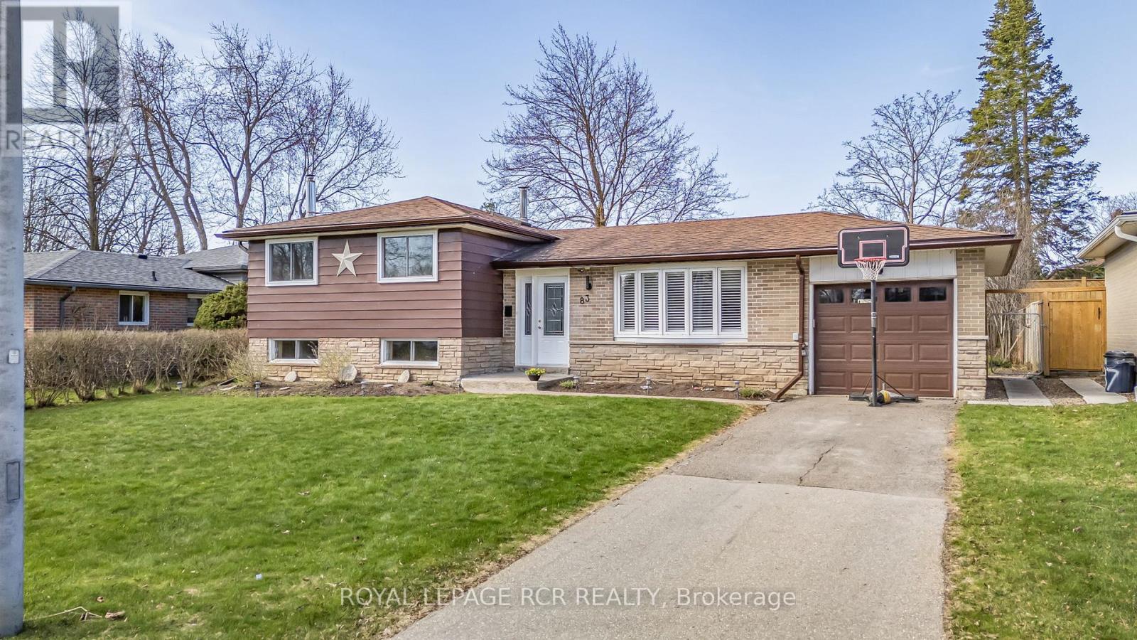 83 MAPLE CRESCENT, Orangeville, Ontario